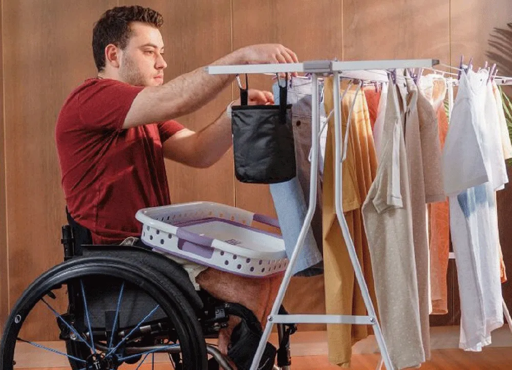 Peggs Portable Clothesline - Accessible